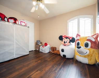 1823 Blue Water Bay Drive - Photo Thumbnail 34