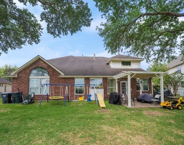 1823 Blue Water Bay Drive - Photo Thumbnail 38