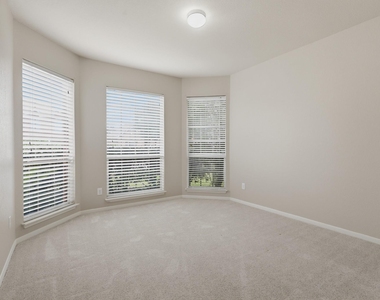 506 Carson Ridge Drive - Photo Thumbnail 15
