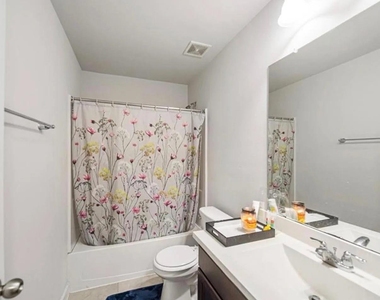 15419 Royce Holly Drive - Photo Thumbnail 18