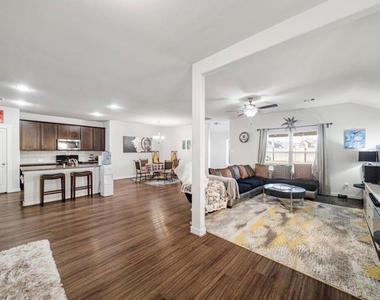 15419 Royce Holly Drive - Photo Thumbnail 8