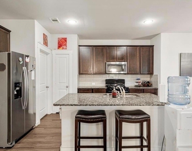 15419 Royce Holly Drive - Photo Thumbnail 5