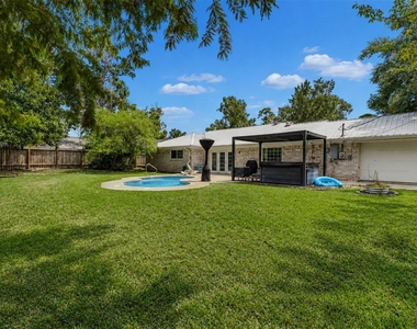 403 Crossbow Drive - Photo Thumbnail 31