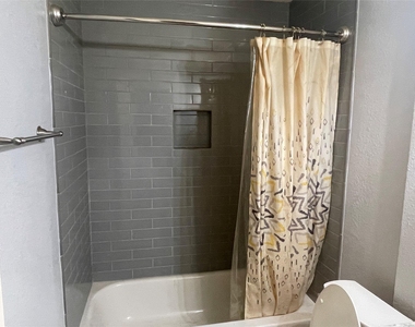 5315 Avenue R - Photo Thumbnail 7