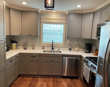 5315 Avenue R - Photo Thumbnail 1