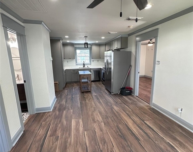 5315 Avenue R - Photo Thumbnail 4