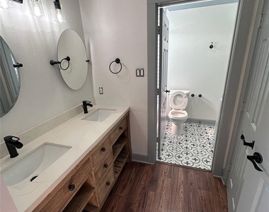 5315 Avenue R - Photo Thumbnail 7