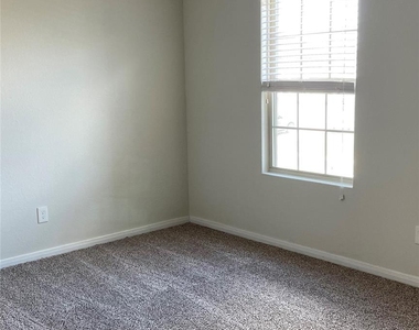 2522 Bedrock Lane - Photo Thumbnail 16