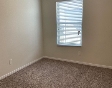 2522 Bedrock Lane - Photo Thumbnail 17