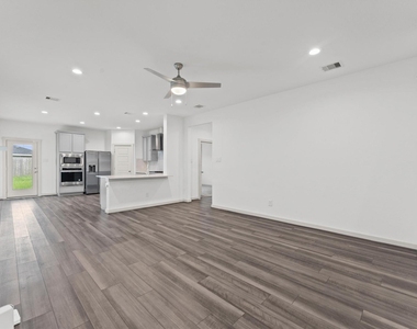 3008 Maughan Heights Trail - Photo Thumbnail 6