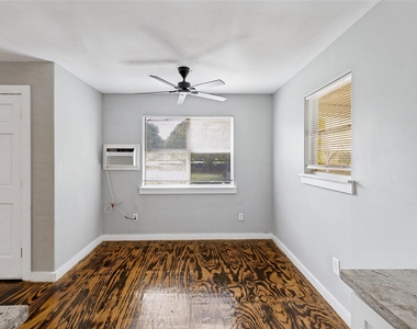 11806 E Jane Lane - Photo Thumbnail 2