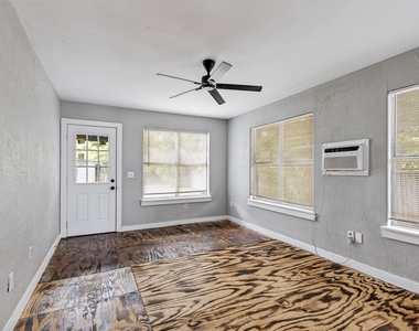 11806 E Jane Lane - Photo Thumbnail 7