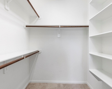 122 Cheswood Manor Drive - Photo Thumbnail 25