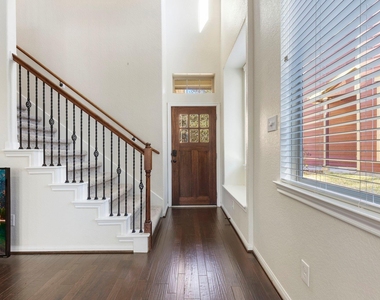 122 Cheswood Manor Drive - Photo Thumbnail 4