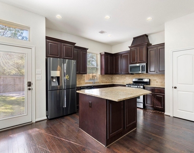 122 Cheswood Manor Drive - Photo Thumbnail 9