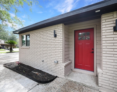 15 Presidio Road - Photo Thumbnail 1