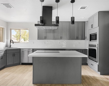 15 Presidio Road - Photo Thumbnail 2