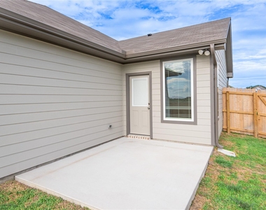 1500 Lake Ridge Drive - Photo Thumbnail 14