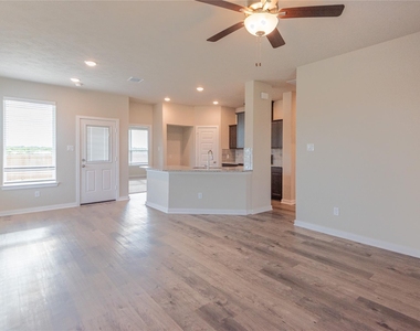 1500 Lake Ridge Drive - Photo Thumbnail 5