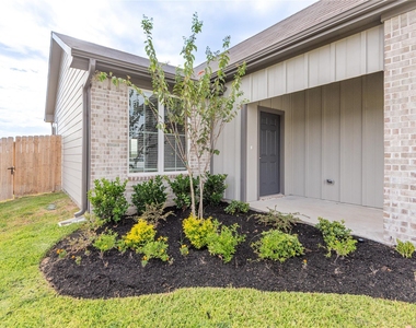 1500 Lake Ridge Drive - Photo Thumbnail 3