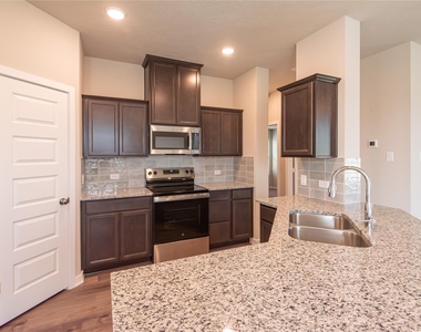 1500 Lake Ridge Drive - Photo Thumbnail 7