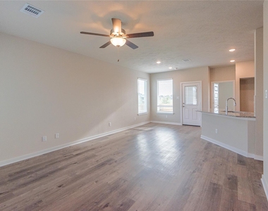 1500 Lake Ridge Drive - Photo Thumbnail 4