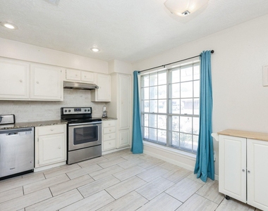 7423 Towerview Ln - Photo Thumbnail 8