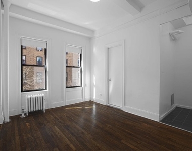 338 West 49th Street - Photo Thumbnail 7