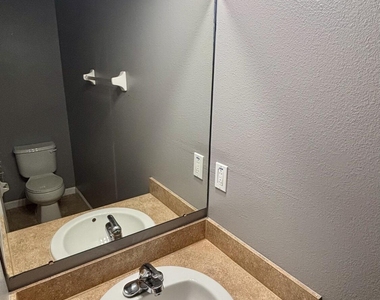 2755 Revolution Street - Photo Thumbnail 6