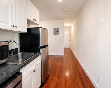 568 Pacific Street - Photo Thumbnail 4
