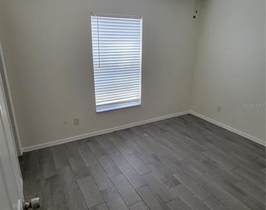 701 E Orchid Avenue - Photo Thumbnail 12