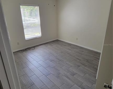 701 E Orchid Avenue - Photo Thumbnail 11