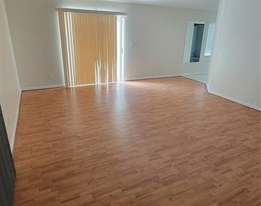 701 E Orchid Avenue - Photo Thumbnail 2