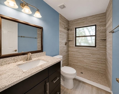 6530 Bimini Court - Photo Thumbnail 11