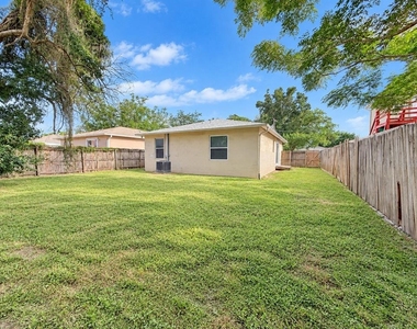 1210 E Holland Avenue - Photo Thumbnail 7