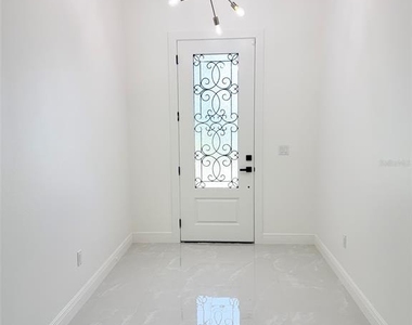 1029 S 66th Street - Photo Thumbnail 4