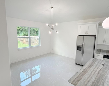 1029 S 66th Street - Photo Thumbnail 7