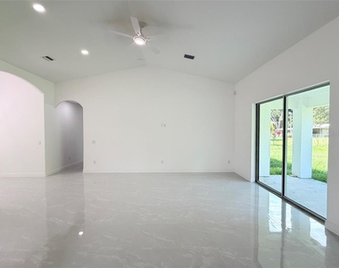 1029 S 66th Street - Photo Thumbnail 13