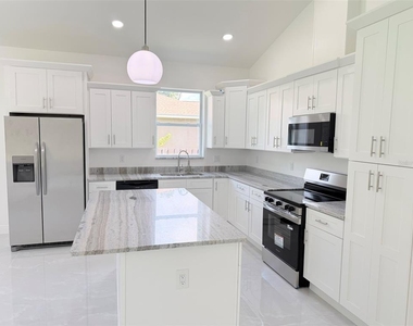 1029 S 66th Street - Photo Thumbnail 10