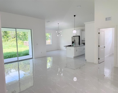 1029 S 66th Street - Photo Thumbnail 12