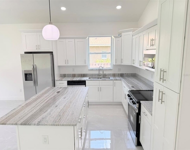1029 S 66th Street - Photo Thumbnail 11