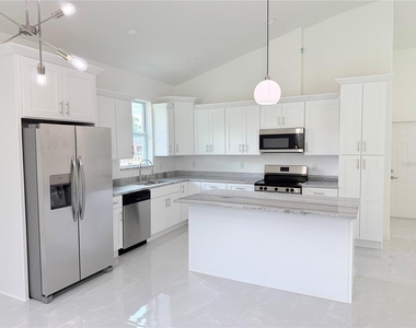 1029 S 66th Street - Photo Thumbnail 5