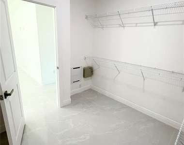1029 S 66th Street - Photo Thumbnail 25