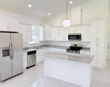1029 S 66th Street - Photo Thumbnail 6