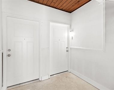505 Plaza Seville Court - Photo Thumbnail 7