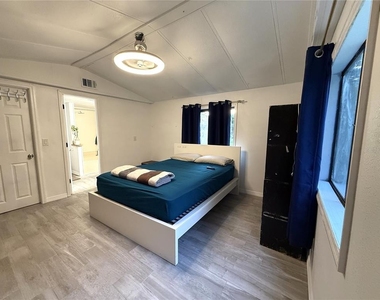 2703 Aein Road - Photo Thumbnail 3
