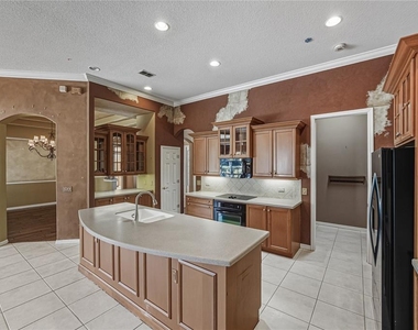 12518 Lake Jovita Boulevard - Photo Thumbnail 20