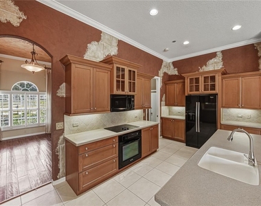 12518 Lake Jovita Boulevard - Photo Thumbnail 24