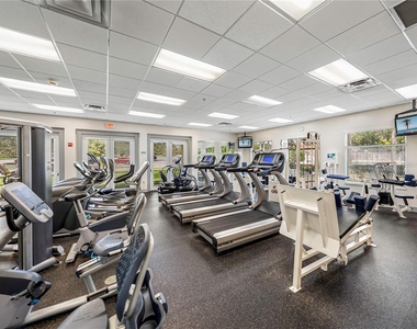 12518 Lake Jovita Boulevard - Photo Thumbnail 83