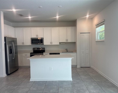 7616 Stone Creek Trail - Photo Thumbnail 4